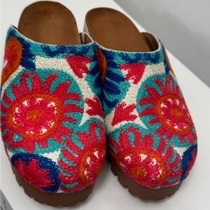 Chelsea & Violet Multicolor Embroidered Floral Mules